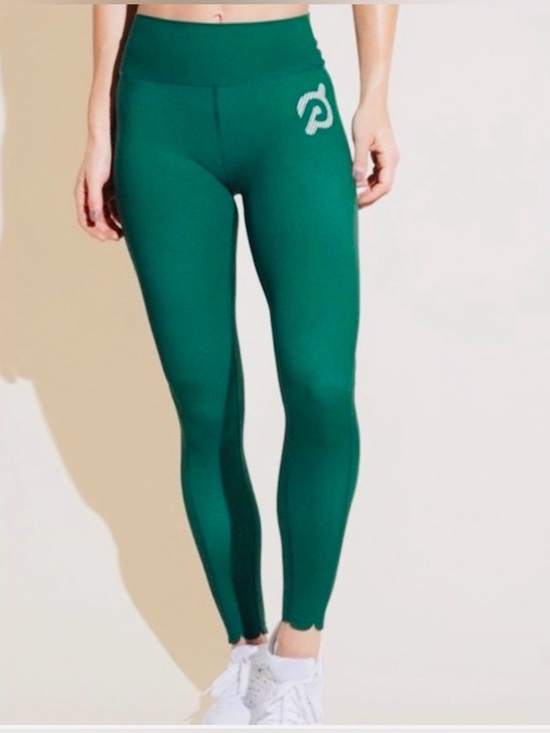 Peloton Pants - Peloton Limited Edition Emerald Scallop
Leggings